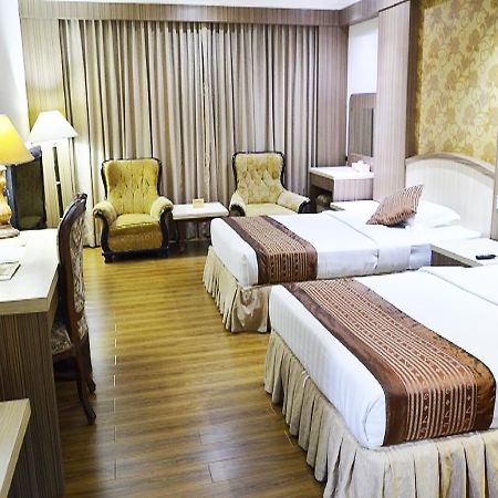 Formosa Hotel Batam Екстер'єр фото