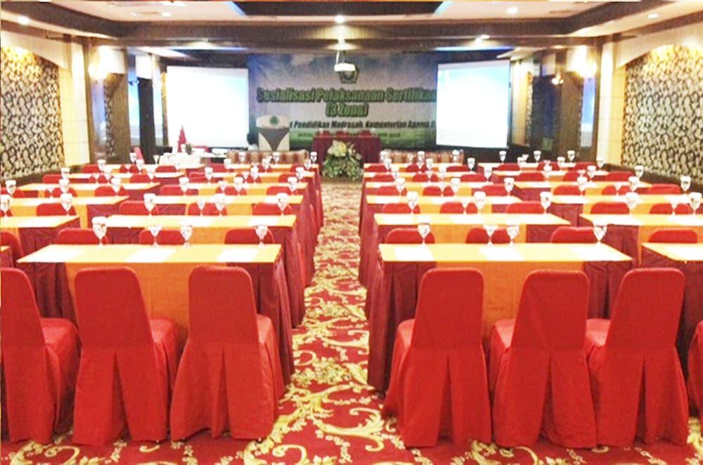 Formosa Hotel Batam Екстер'єр фото