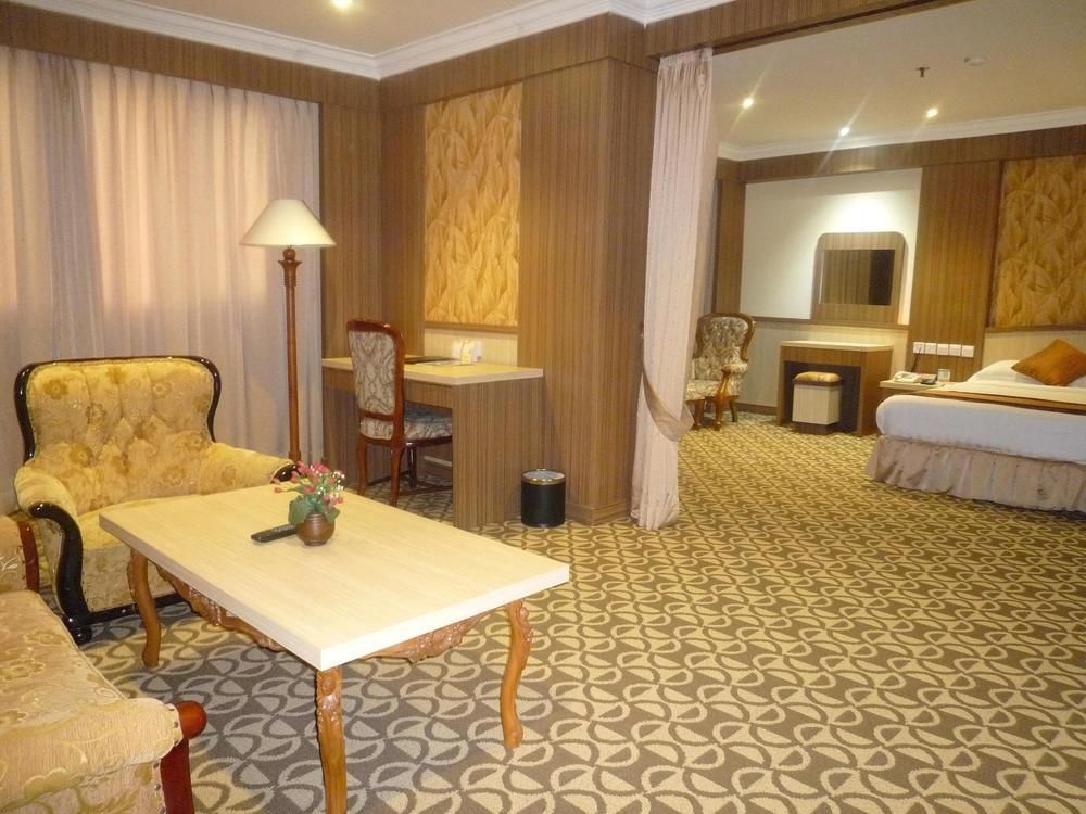 Formosa Hotel Batam Екстер'єр фото