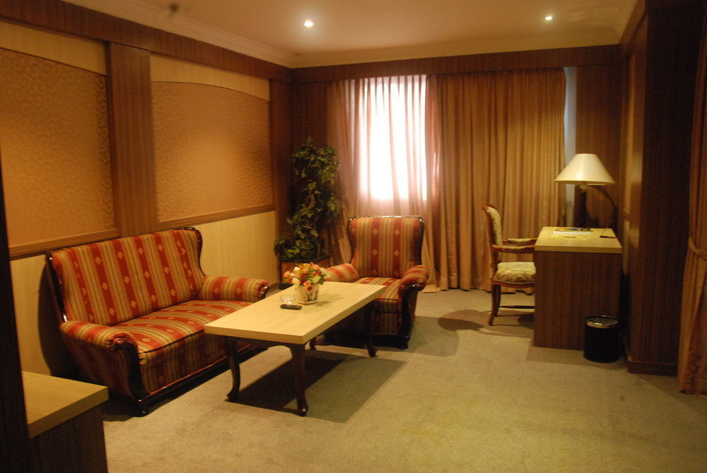 Formosa Hotel Batam Екстер'єр фото