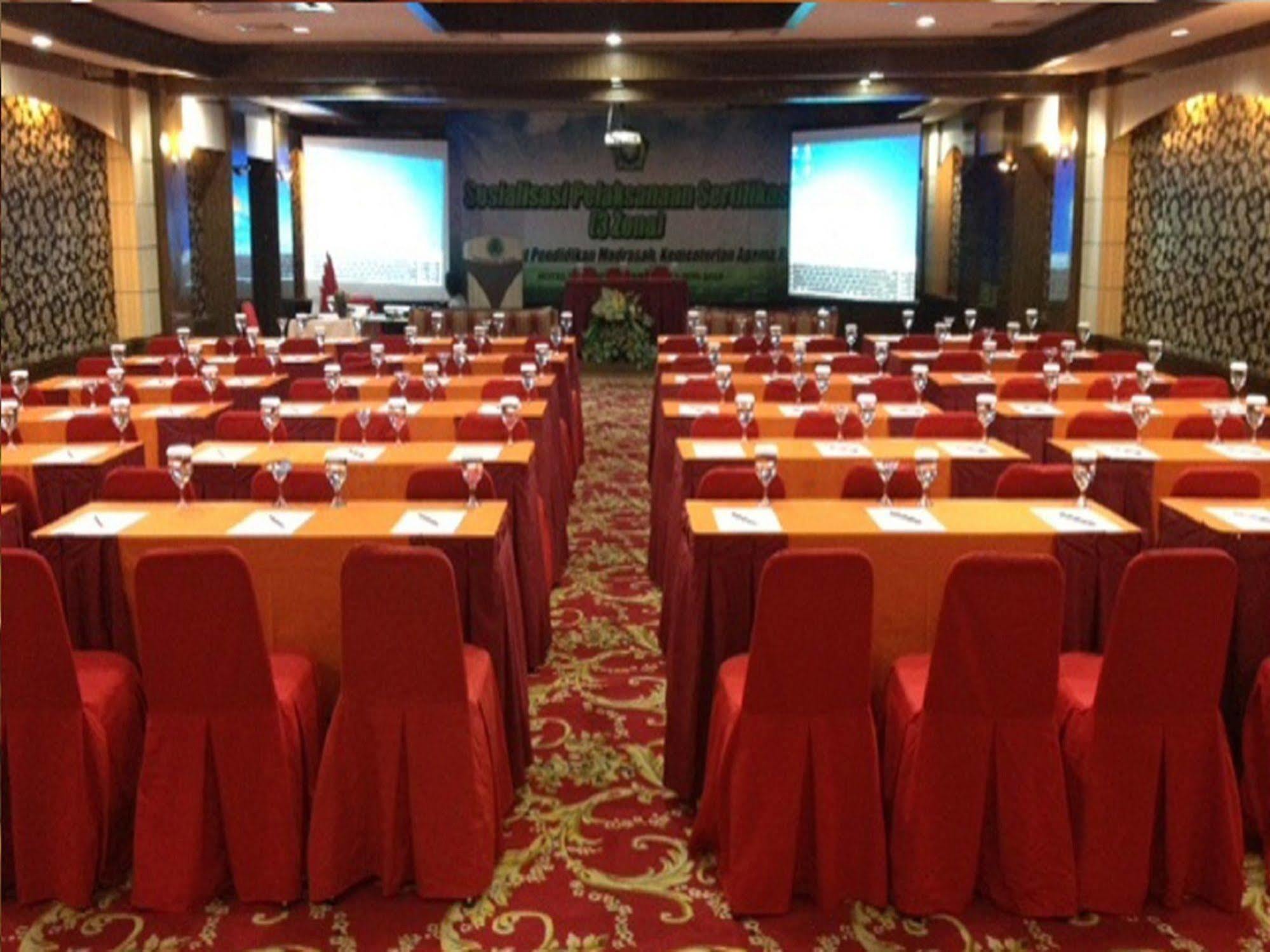 Formosa Hotel Batam Екстер'єр фото