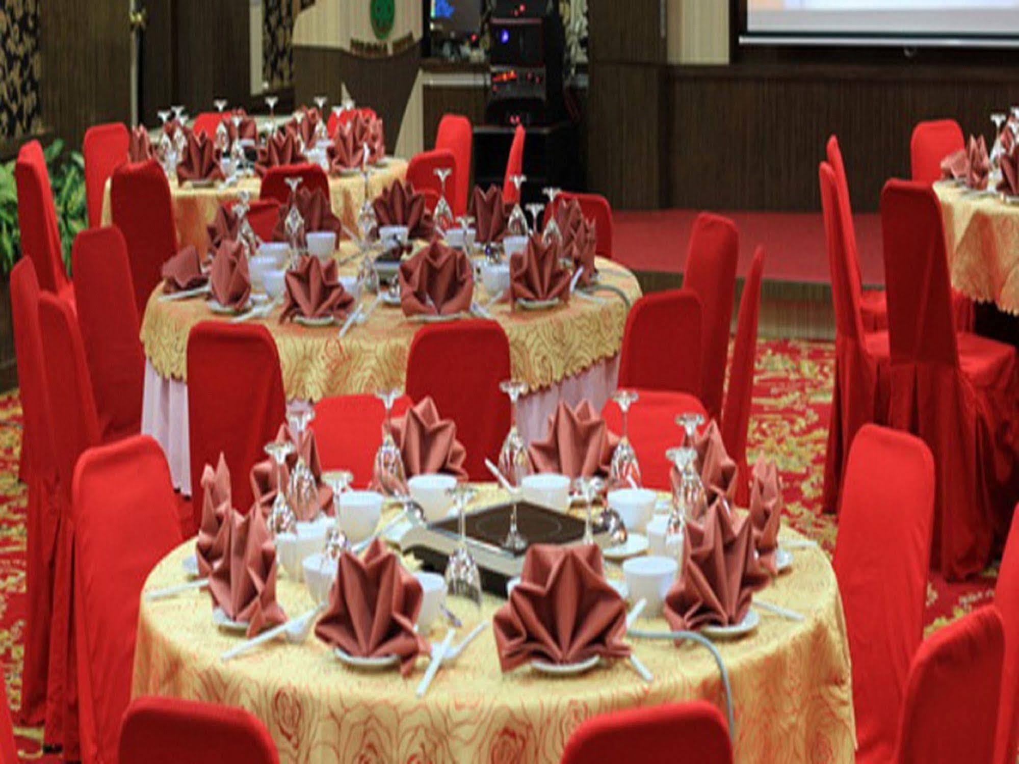 Formosa Hotel Batam Екстер'єр фото
